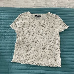 American eagle white floral tee (NEVER WORN)